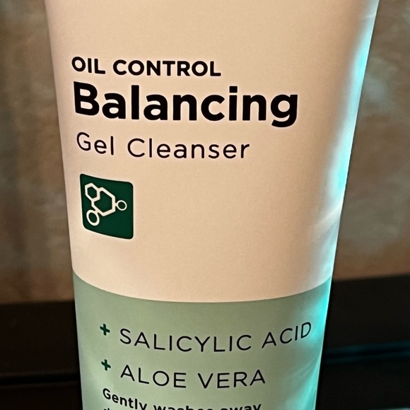 Core Clinicals OIL CONTROL Balancing Gel Cleanser brand new sealed 8 oz - Picture 2 of 8